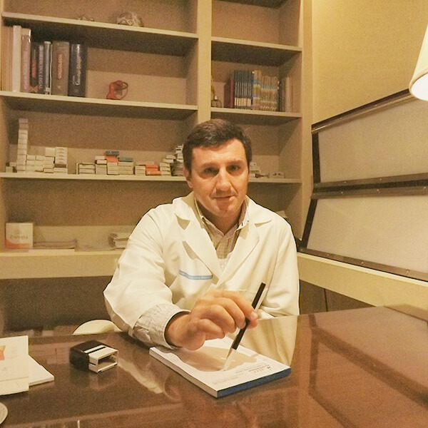 Dr. Federico Cornejo Lacroix | Mater - Ginecología y Obstetricia